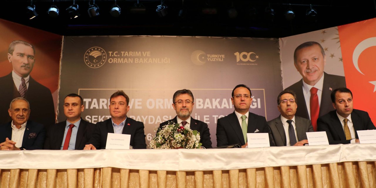 Bakan Yumaklı: Türkiye'de Süs Bitkileri Üretim Alanı 3 Kat Artarak 59 Bin Dekara Yükseldi