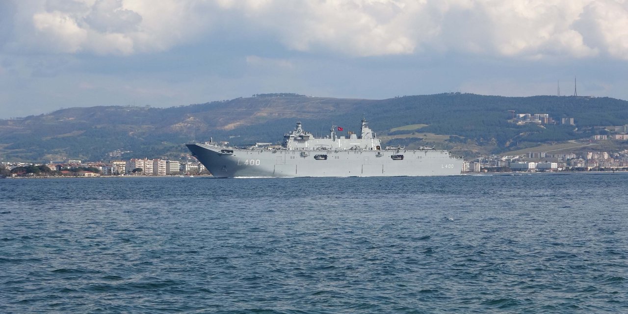 Tcg Anadolu Çanakkale Boğazı'nda