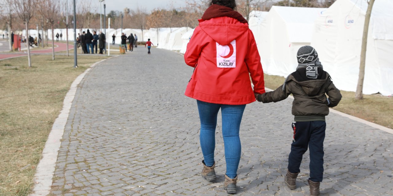Türk Kızılay’dan Depremzede Yetimlere Nakdi Destek