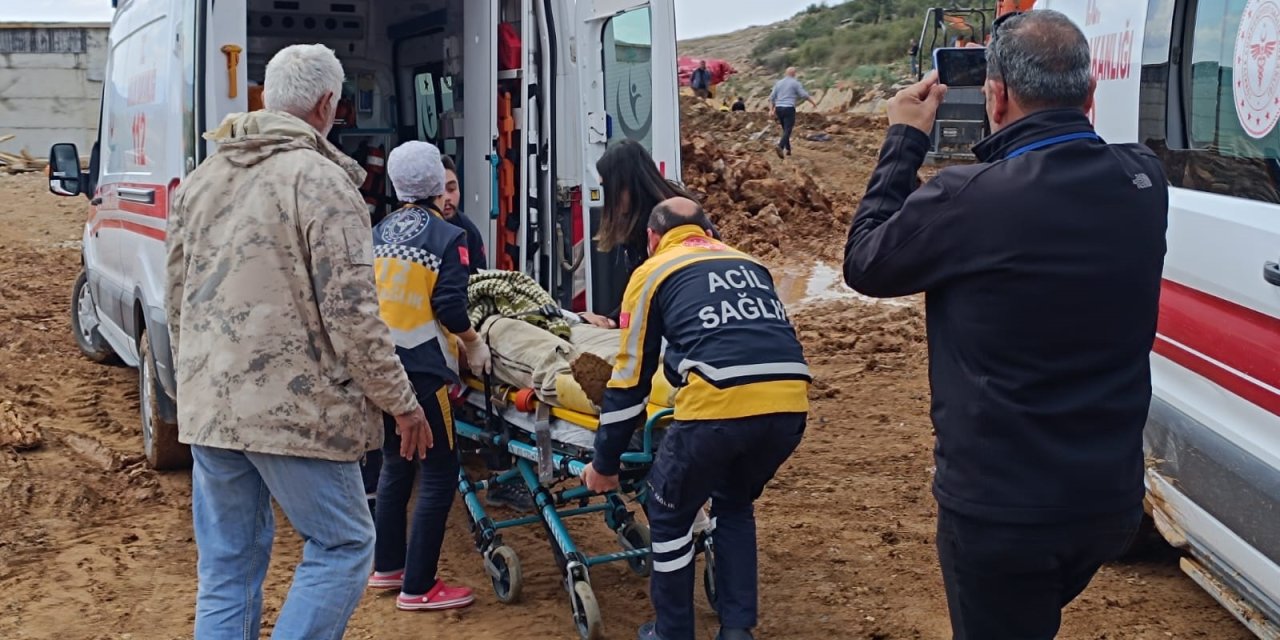 İnşası Süren Deprem Konutlarında İskele Çöktü; 4 İşçi Yaralı