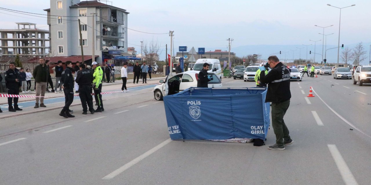 Otomobilin Çarptığı Yaya Hayatını Kaybetti; Kaza Anı Kamerada
