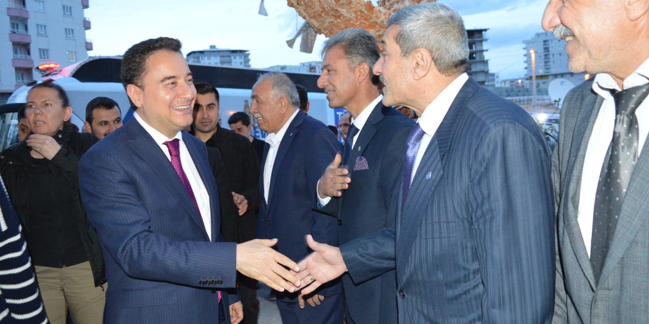 Babacan: Mehmet Şimşek, Sevdiğimiz Bir Kardeşimiz Ama Havanda Su Dövmek Zorunda Kalıyor (2)