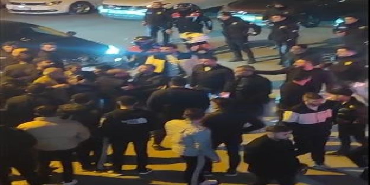 Siirt'te 2 Grup Arasında Çıkan Kavgaya Biber Gazı İle Müdahale