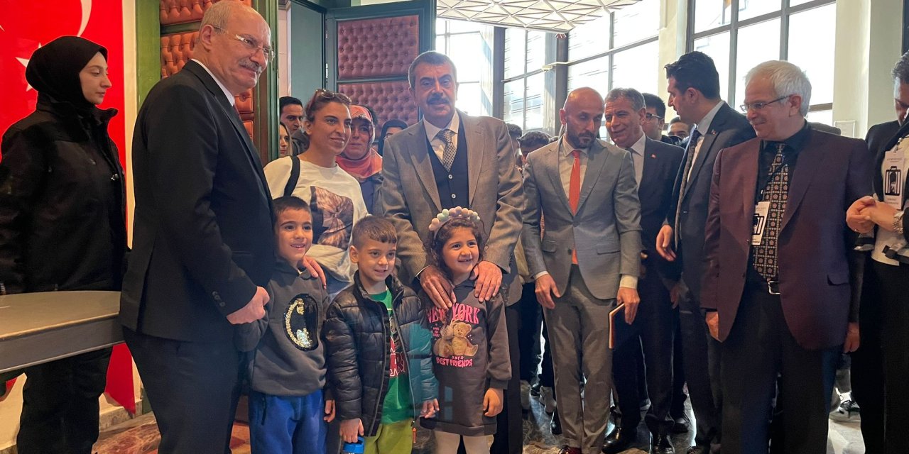 Bakan Tekin: Vatanımıza Sahip Çıkacak Nesiller Yetiştirmeyi Önceliyoruz