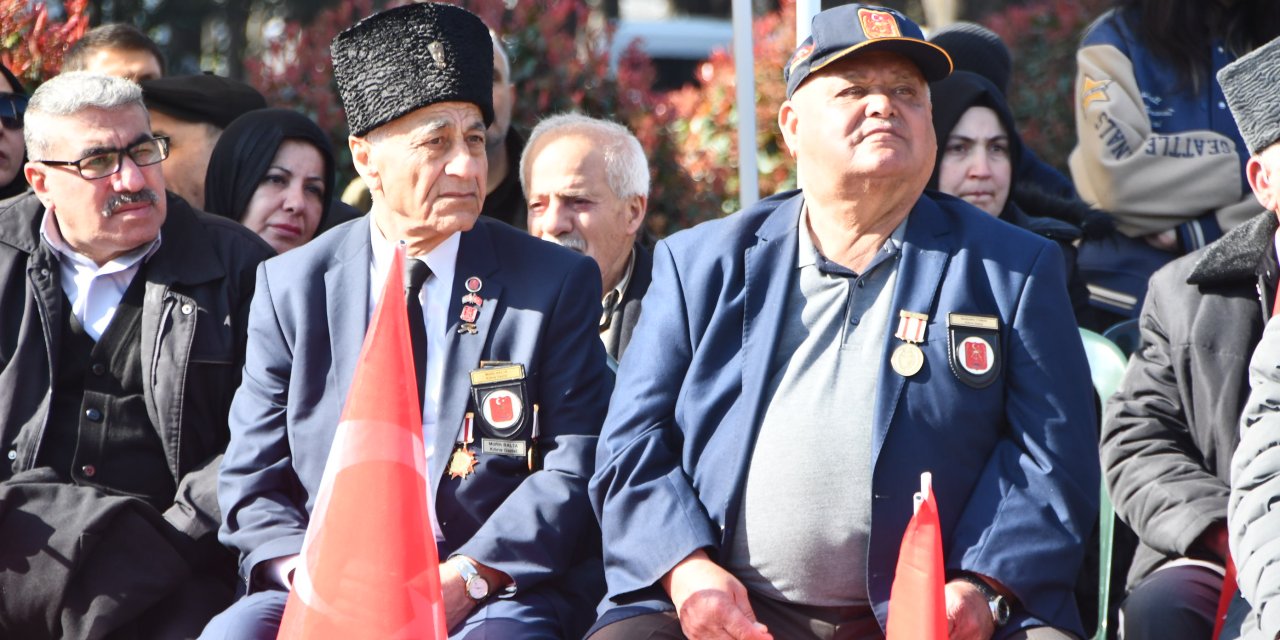 İstanbul - Çanakkale Şehitleri Edirnekapı Şehitliği'nde Anıldı