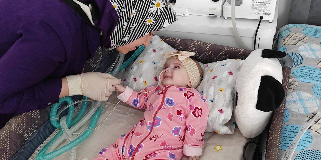 8 Makineye Bağlı Sma Hastası Amine Ravza Bebek, Hayata Tutunmaya Çalışıyor