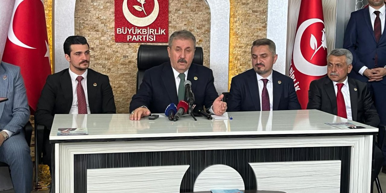 Destici: Cumhurbaşkanımızın Adaylık Yolu Tekrar Açılabilir
