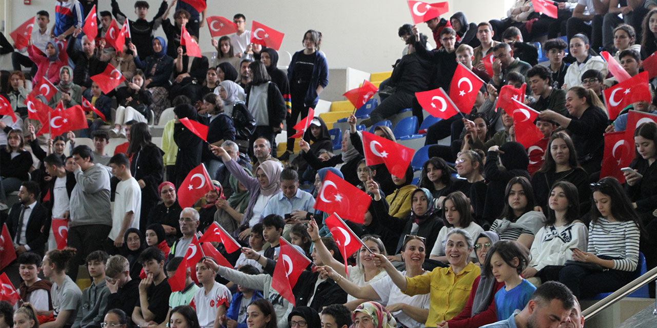 Rize’de 19 Mayıs Atatürk'ü Anma Gençlik ve Spor Bayramı coşkuyla kutlandı