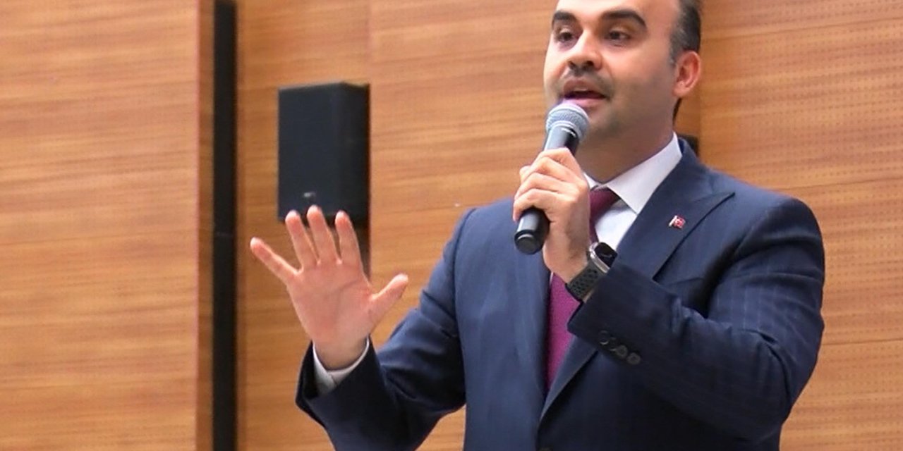 Bakan Kacır: Türkiye Büyümesine Hız Kesmeden Devam Ediyor