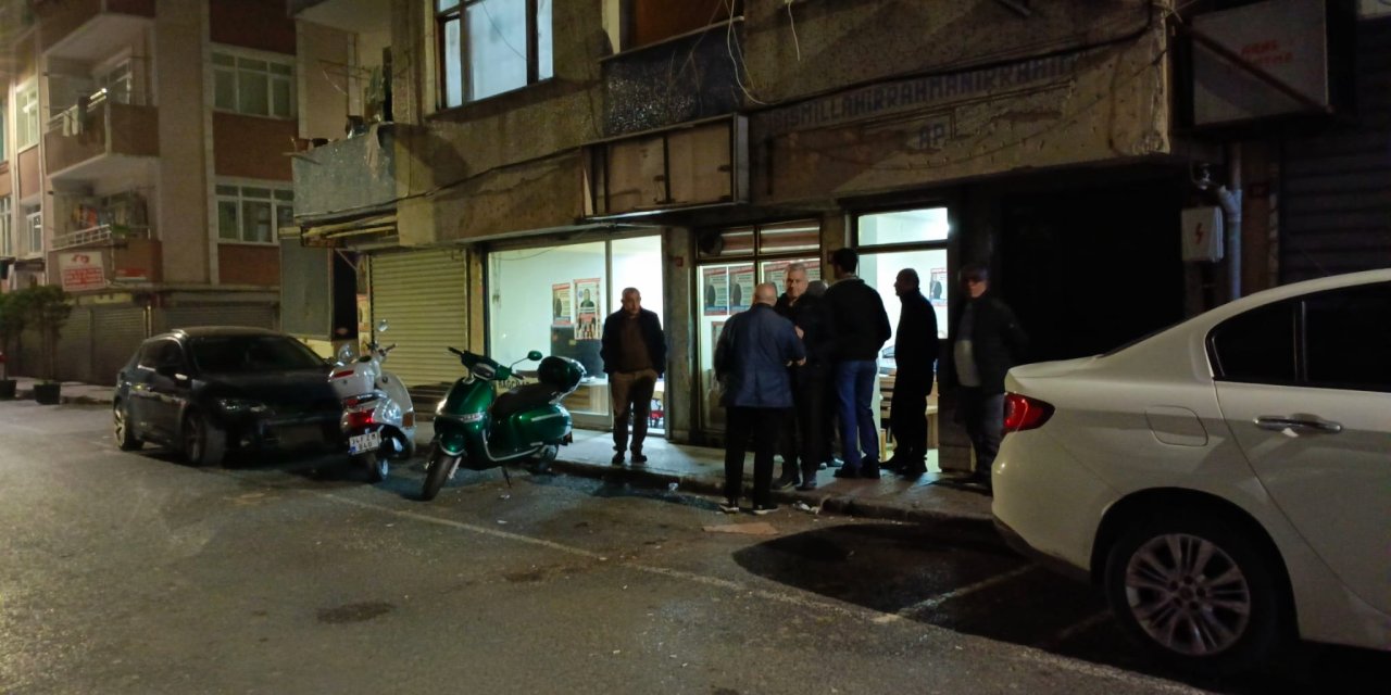 Bağcılar'da Muhtar Adayının Seçim Ofisi Önünde Havaya Ateş Açıldı