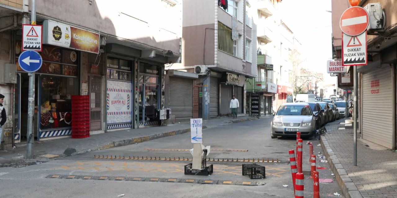 İstanbul - Bağcılar'da Ters Yöne Giren Sürücüleri Kapan Da Durduramadı