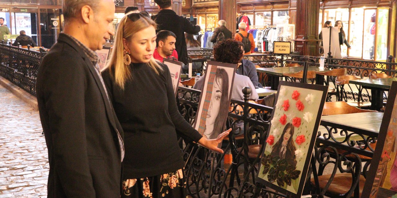 Öldürülen Kızı Ayşenur'u Anlatan Resim Sergisi Açtı