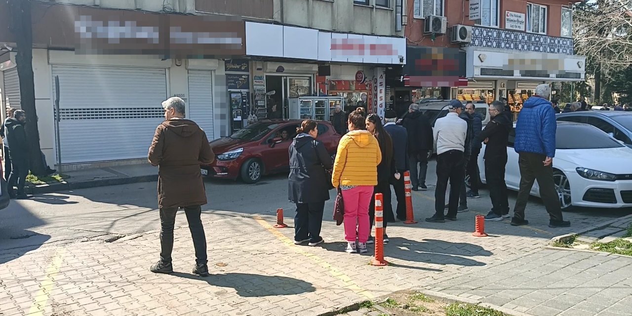 Kar Payı Vaadiyle Altın Ve Dövizlerini Alan Kuyumcuların Kaçtığı İddiasıyla Şikayetçi Oldular