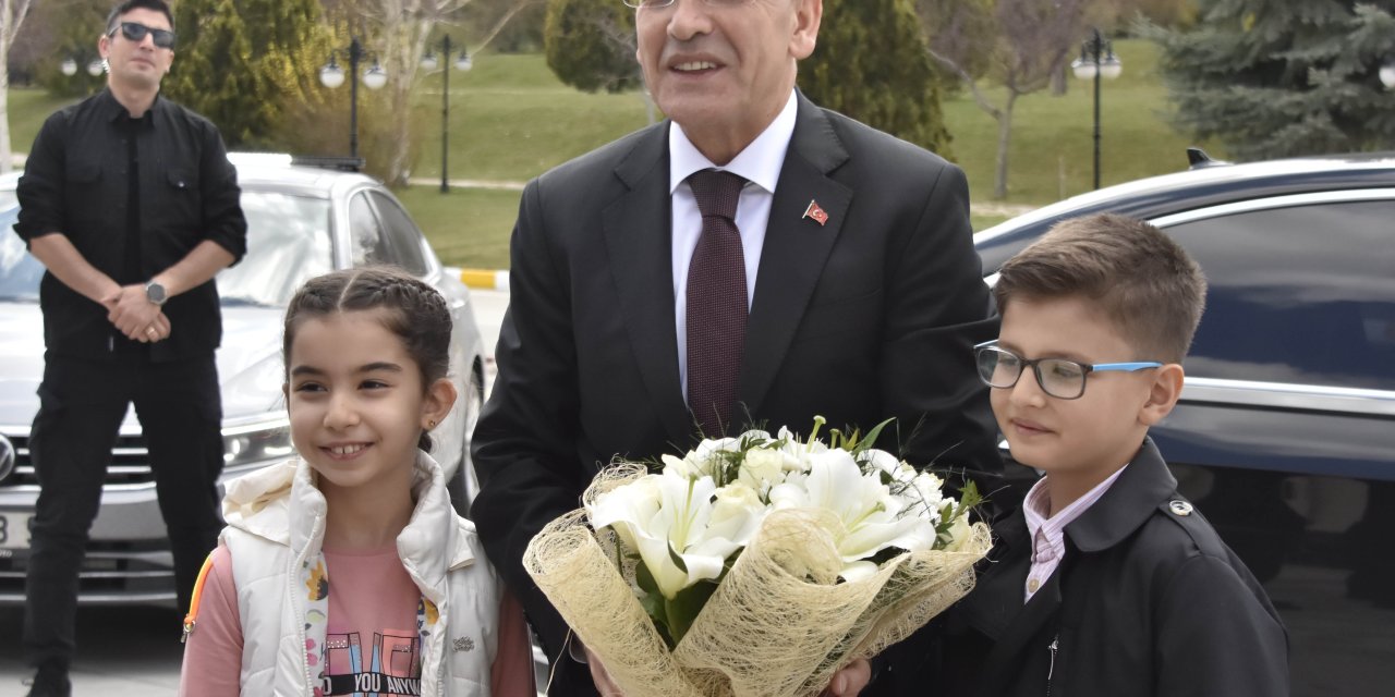 Bakan Şimşek, Karaman'da 'İş Dünyası' Toplantısına Katıldı