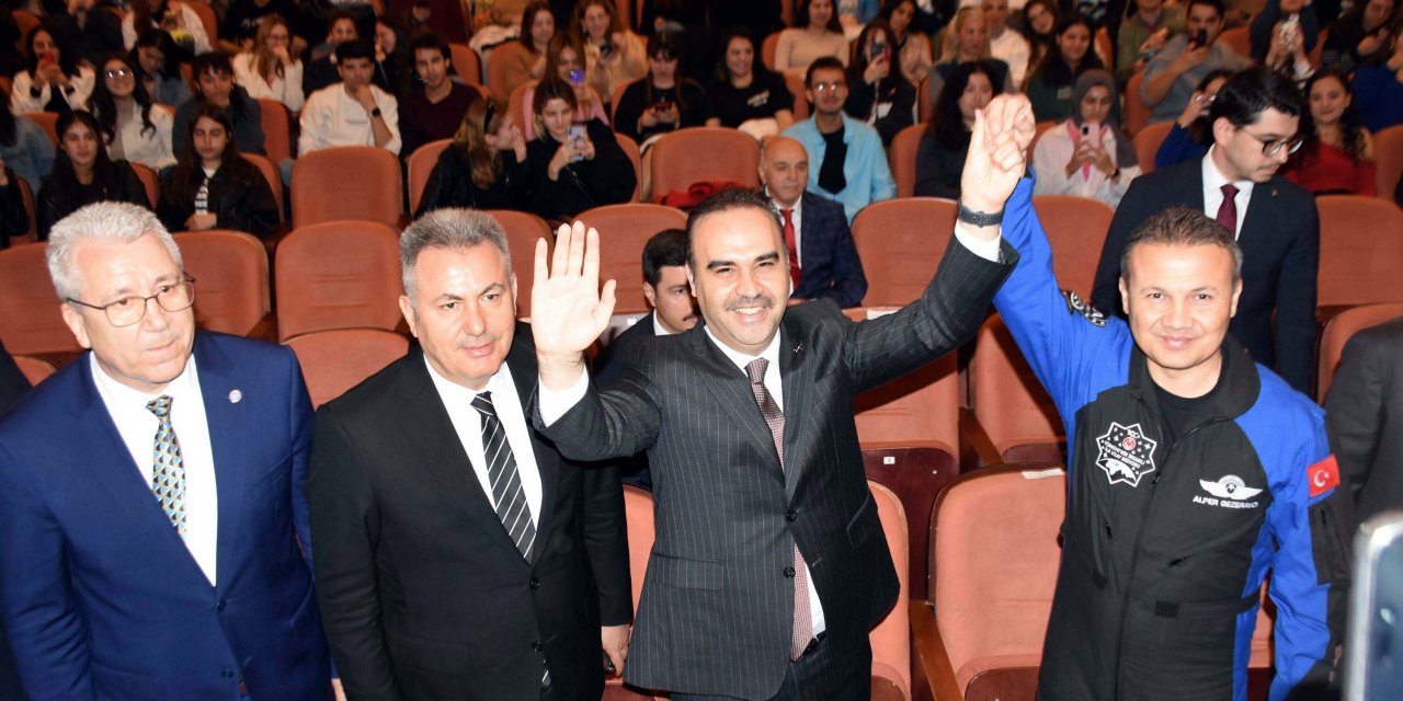 Bakan Kacır: Türkiye, Rüzgar Enerjisinde 10 Yıl İçerisinde Avrupa'nın Lider Ülkesi Olacak (2)