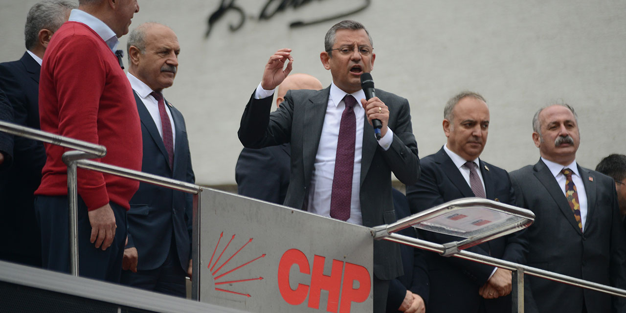 Özgür Özel: Türkiye'nin En Büyük Emekli Korosu, Türkiye'nin En Acıklı Türküsünü Çağırıyor