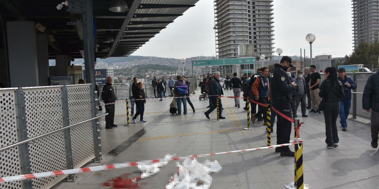 İzmir'de Aktarma Merkezi Önünde Silahlı Saldırı; 1 Ölü, 2 Yaralı