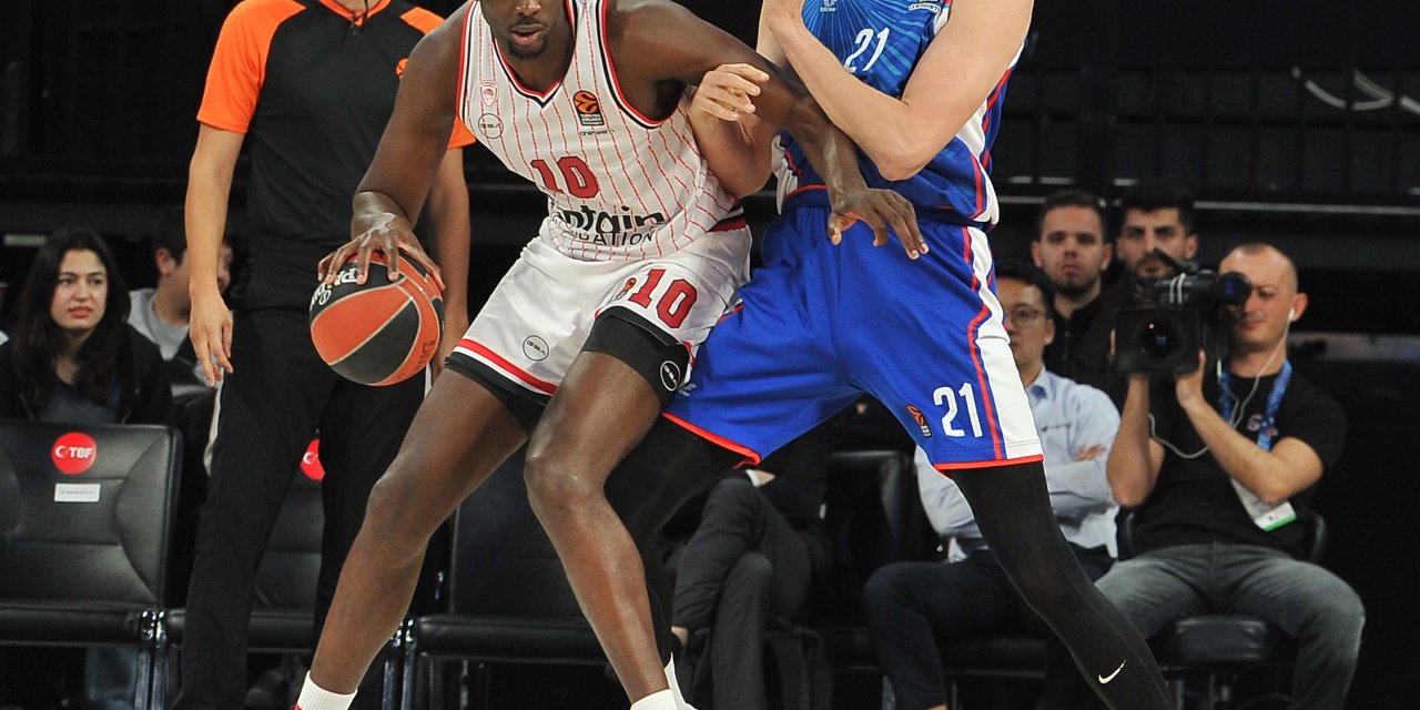 Anadolu Efes - Olympiacos: 85-72