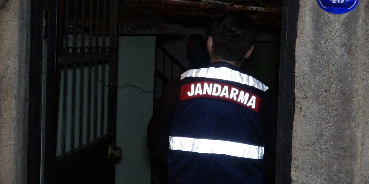İzmir'de Terör Örgütü Dhkp-c Ve Mlkp'ye Eş Zamanlı Operasyon: 18 Gözaltı