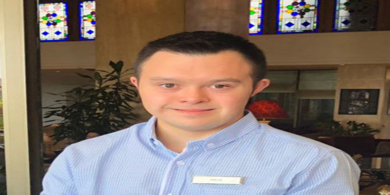 Garsonluk Yapan Down Sendromlu Halis: Annem, Babam Benimle Gurur Duyuyor