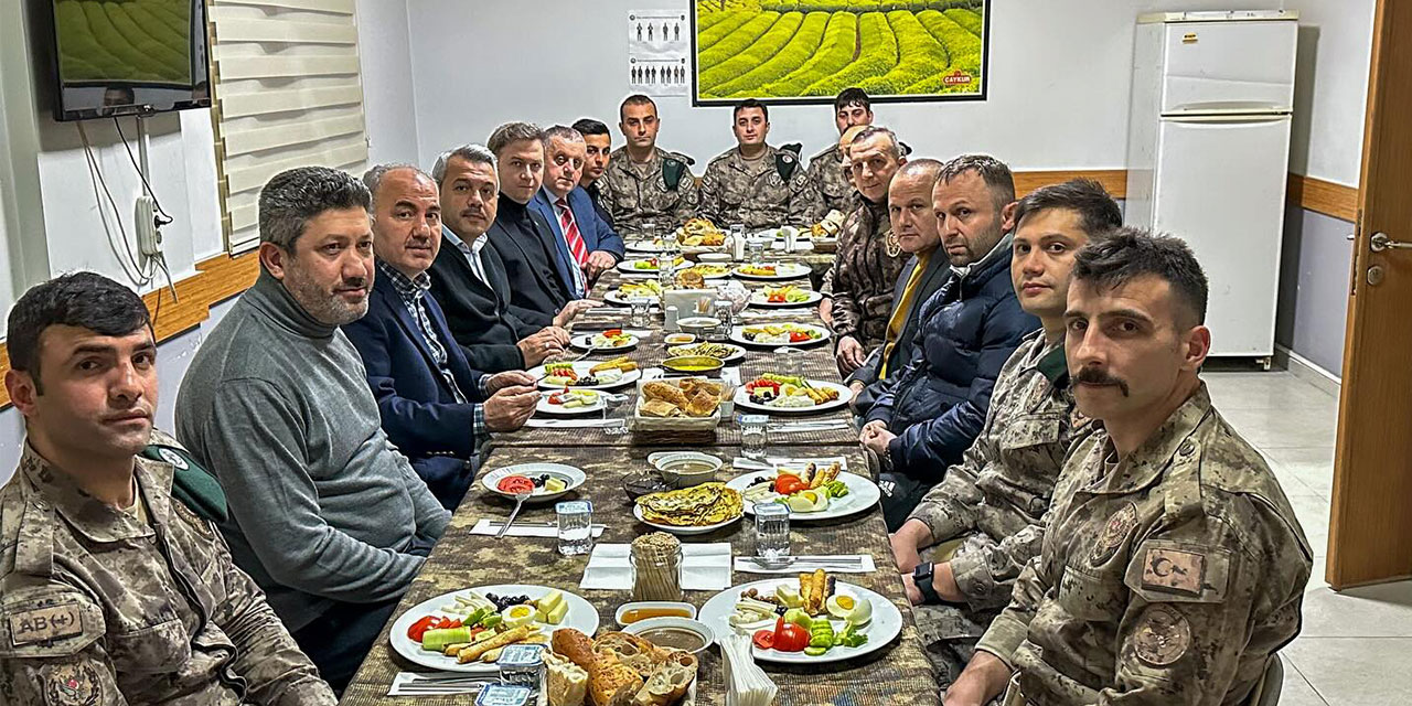 Rize Valisi Baydaş, Özel Harekât Polisleri ile Sahur Yaptı