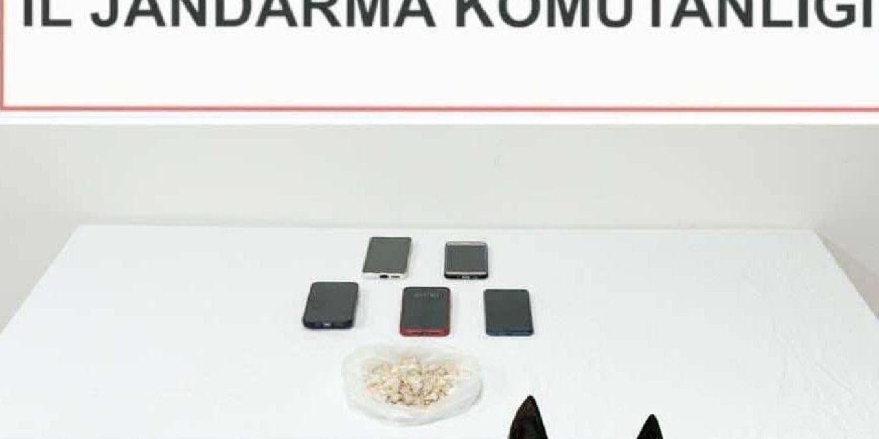 Otomobille Bonzai Ham Maddesi Sevkiyatına 4 Tutuklama