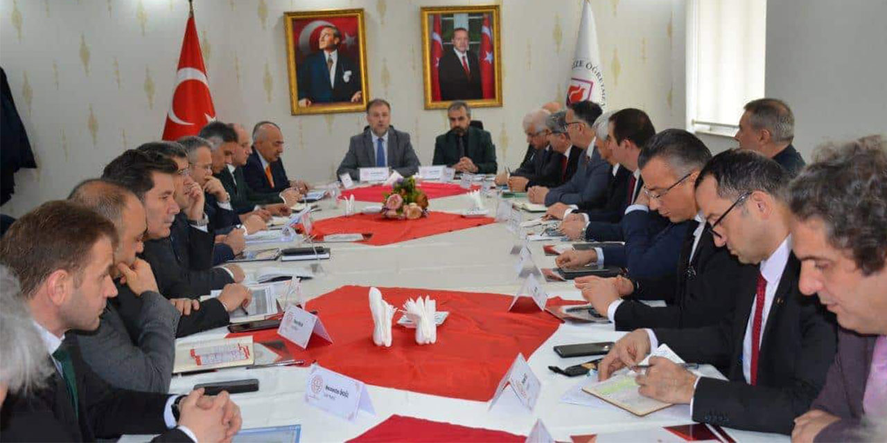 Bakan Yardımcısı Şamlıoğlu Rize'de Eğitim Değerlendirme Toplantısına Katıldı