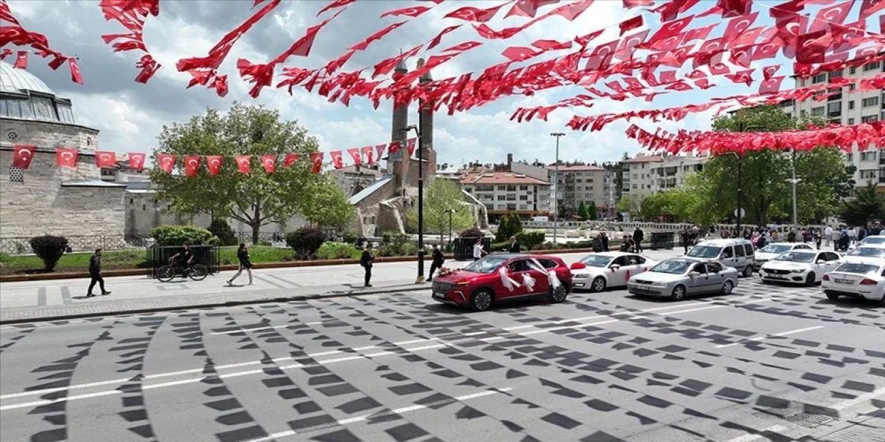 "Anadolu kırmızısı" Togg gelin arabası oldu