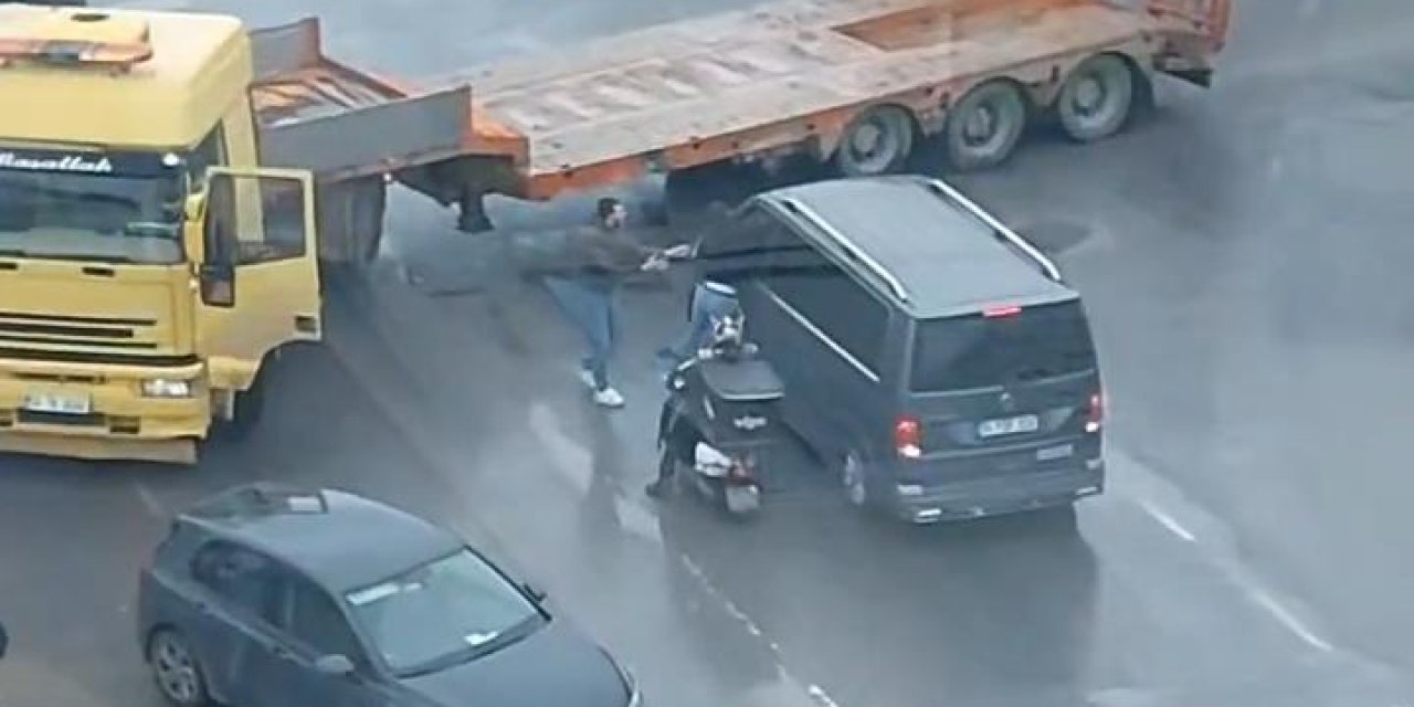 İstanbul-ataşehir’de Yol Kavgası Kamerada