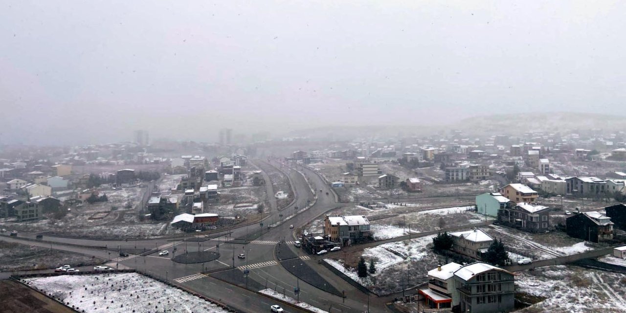 Ankara'da Kar Yağışı Etkili Oldu