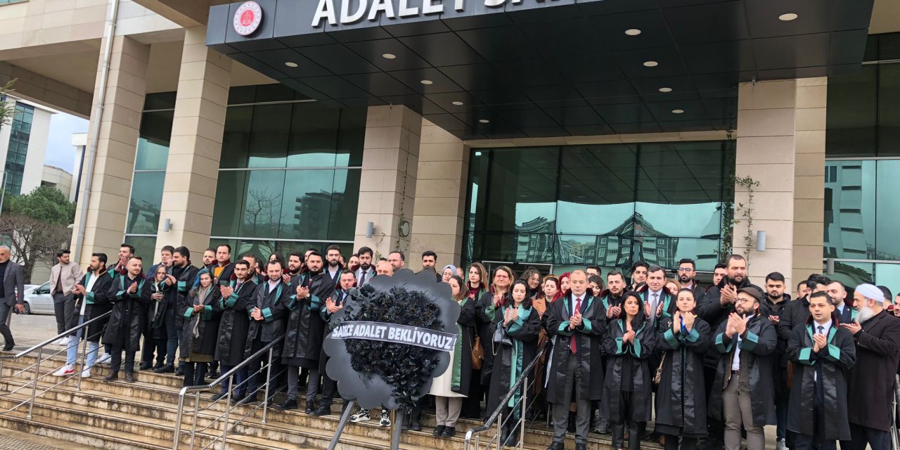 Olaylı Maçta Tutuklamalara Avukatlardan 'siyah Çelenk'li Tepki