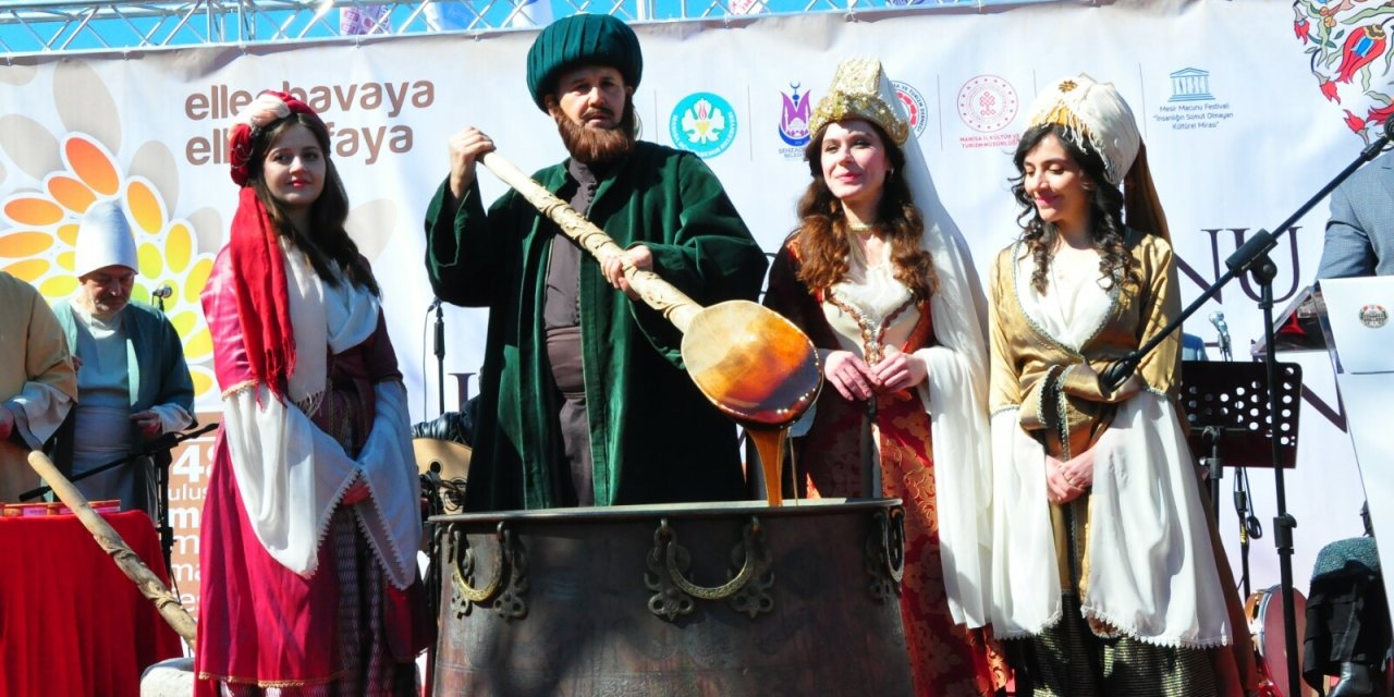 Manisa'da Karma Töreninde Mesir Kuyruğu