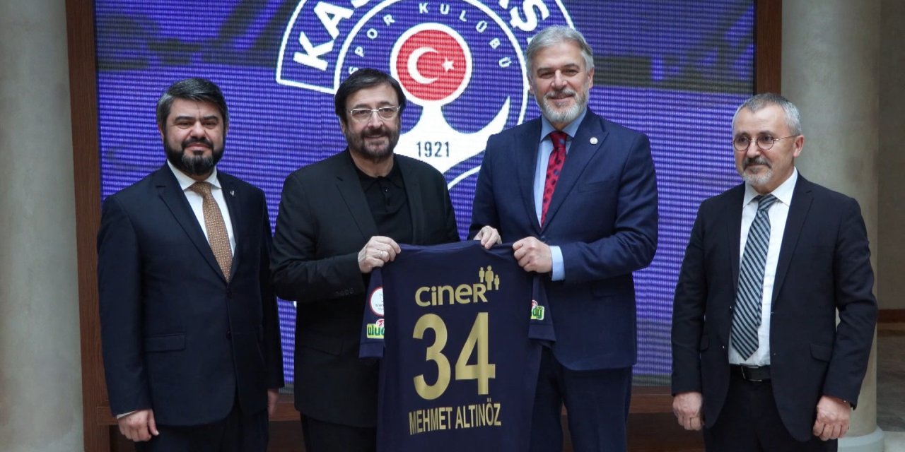 Yeniden Refah Partisi İbb Başkan Adayı Mehmet Altınöz, Kasımpaşa Spor Kulübü’nü Ziyaret Etti