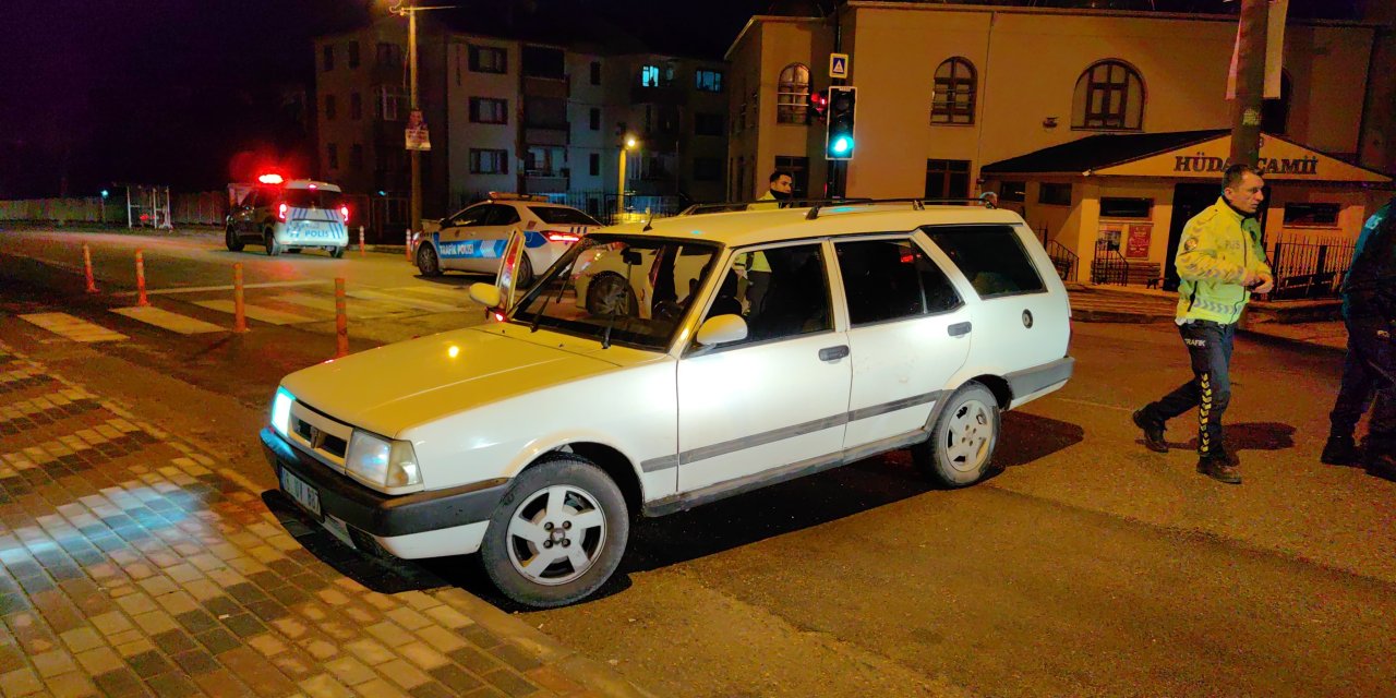 Bursa’da 'Dur' İhtarına Uymayan Ehliyetsiz Sürücünün Kaçışı, Polis Barikatında Son Buldu