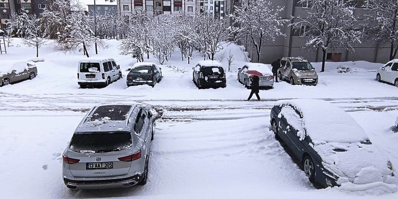 Bitlis’te Okullara Kar Tatili