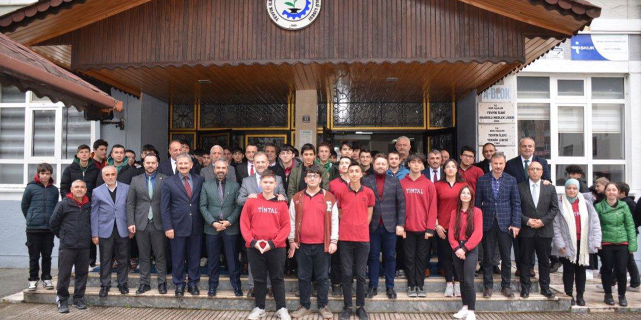 Bakan Yardımcısı Şamlıoğlu’ndan Rize’de Okul Ziyareti