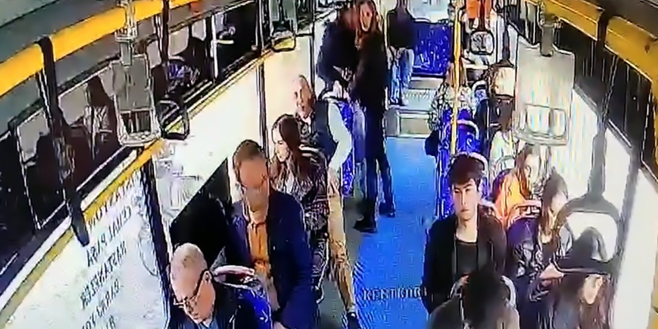 Otobüste Genç Kızı Taciz Etti, Yolcular Dövüp, Polise Teslim Etti
