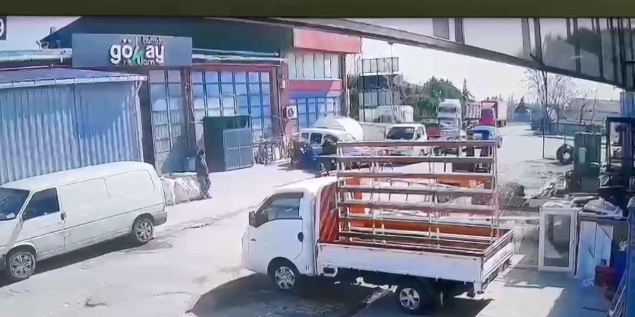 İstanbul - Silivri'de Kulübede Çıkan Yangın Karavana Sıçradı