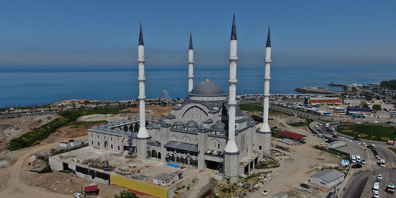 Doğu Karadeniz'in en büyük cami ve külliyesinin 2024 yılı Ramazan ayında açılması planlanıyor