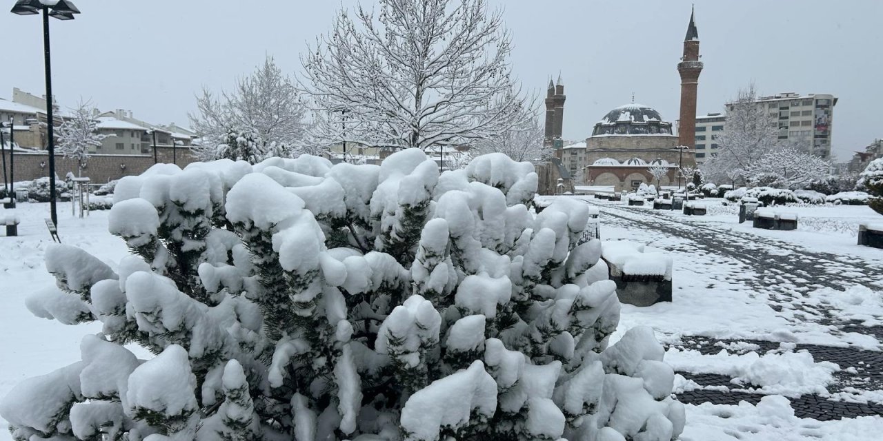 Sivas'ta 109 Köy Yolu Kardan Kapandı