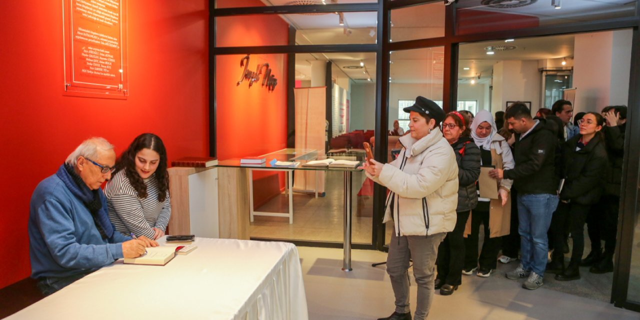 Şair Ataol Behramoğlu, Küçükçekmece'de Söyleşiye Katıldı