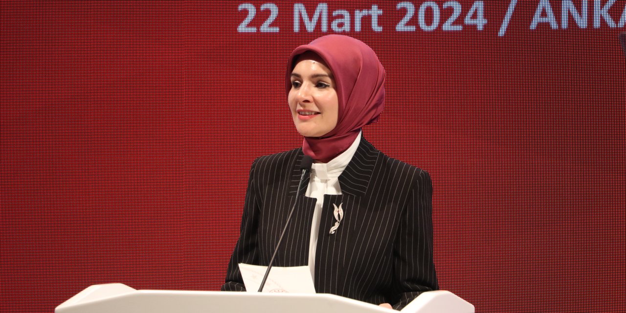 Bakan Göktaş: Yaşlılarımızın En Önemli Mutluluk Kaynağı Aile