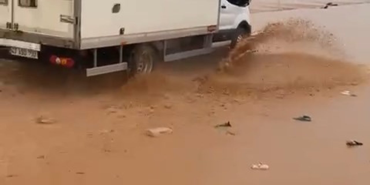 Siirt-batman Kara Yolunu Su Bastı