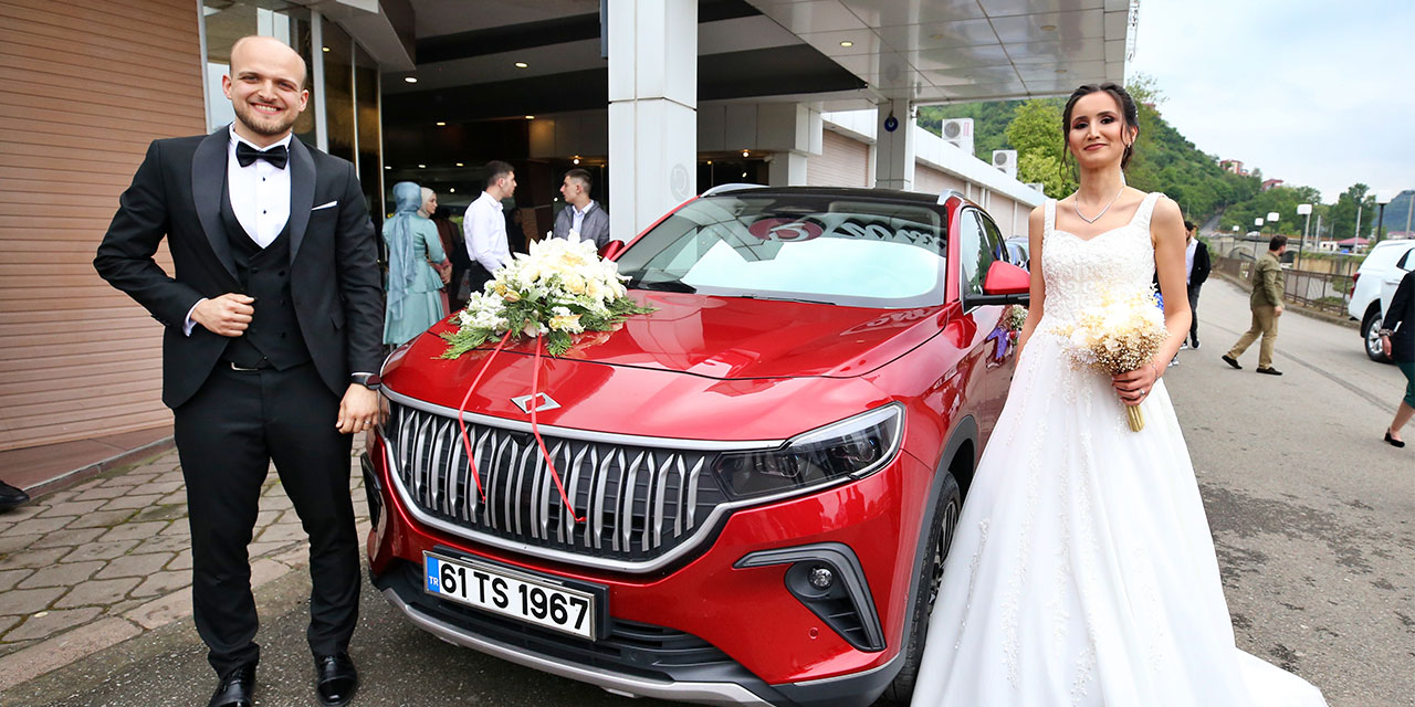 Bakan Karaismailoğlu'nun makam otomobili Togg, gelin arabası oldu