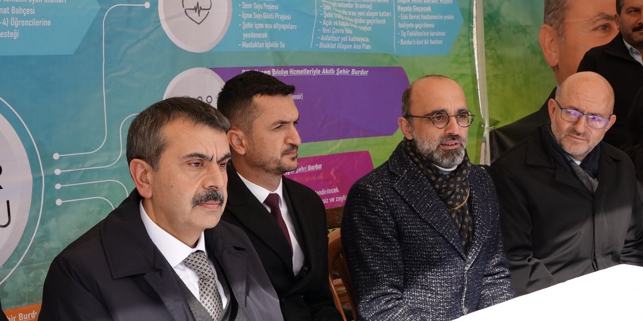 Bakan Tekin: Türkiye'de 700 Bine Yakın Dersliğimiz Etkileşimli Tahtaya Sahip (2)