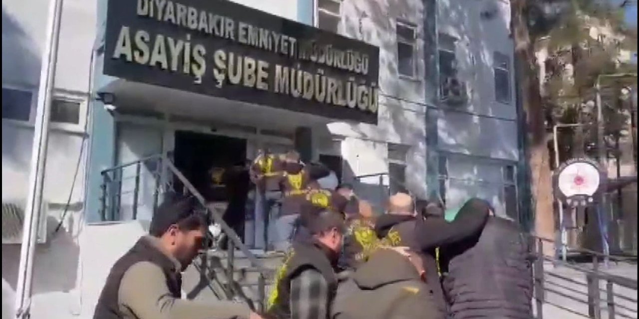 ‘Sazan Sarmalı’ Yöntemiyle Dolandıran 20 Şüpheli Tutuklandı; 9 Milyon Tl’lik Mal Varlığına El Kondu