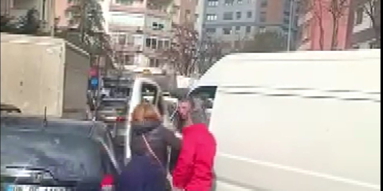 Kadıköy’de Trafikte Tartıştığı Kadın Sürücüye Saldırdı