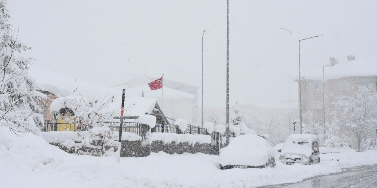 Bitlis'te 103 Köy Yolu Ulaşıma Kapandı