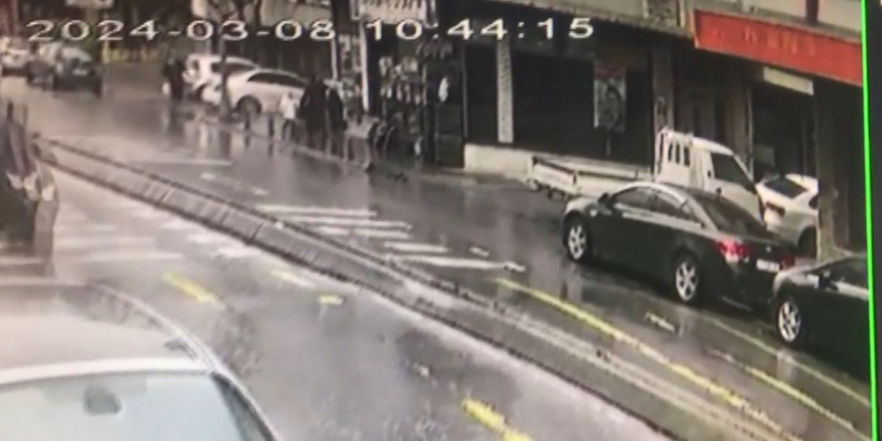 İstanbul - Bahçelievler'de Sevgilisinin Eski Eşine Yakalanan Adam İple İnmeye Çalıştığı Balkondan Çocuğun Üzerine Düştü