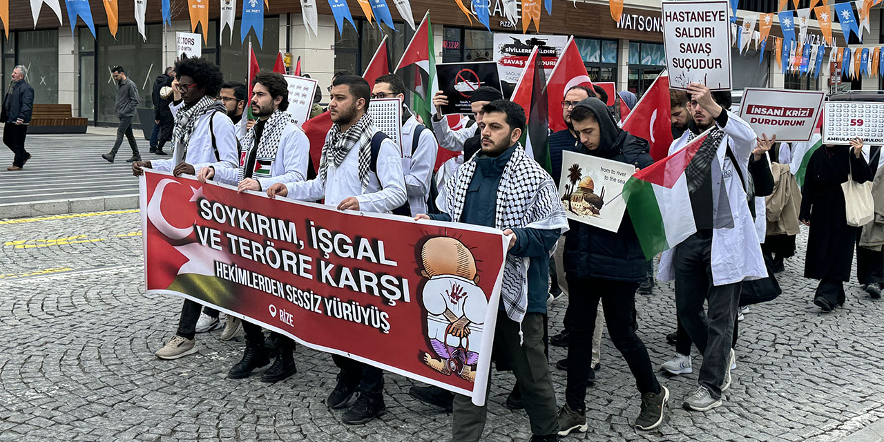 Rize'de sağlık çalışanları "sessiz yürüyüş" ile İsrail'i protesto etti